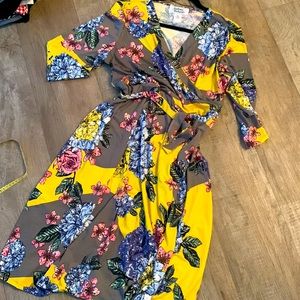 Anthony Richards Yellow/Grey Floral Wrap Dress LP NWOT